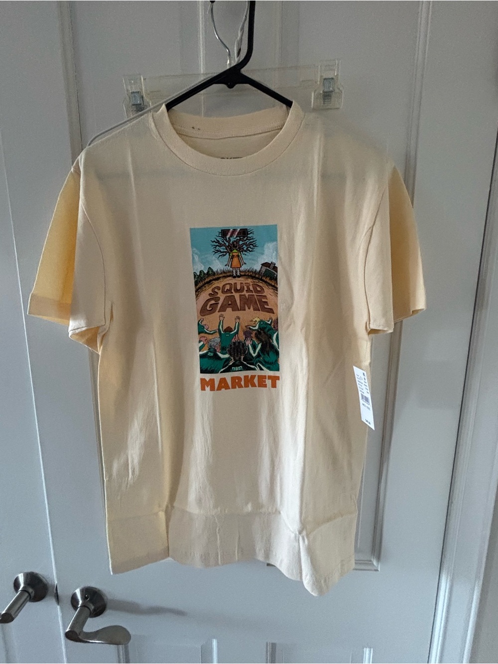 PacSun Cream Graphic Short Sleeve Tee with Multicolor Market Print